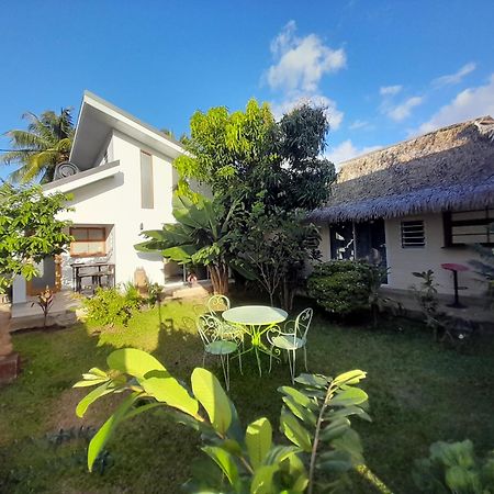 Tokerau Tahiti Hotel Pirae Exterior foto